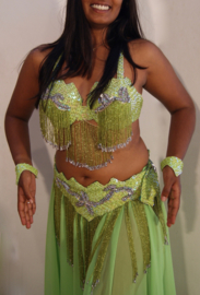 Fully sequinned 5-pce bellydance costume LIME / LIGHT GREEN IRIDISCENT, SILVER - Costume danse orientale VERT CLAIRE ARGENTÉ 5-PIÈCES