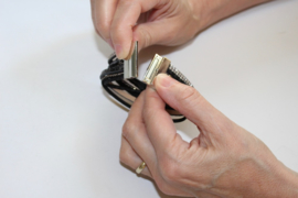 ZWART ZILVER STRASS DIAMANT Armband met magneetsluiting, bestaande uit 7 verschillende armbandjes  -one size