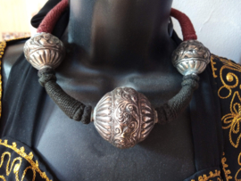 Indian tribal necklace choker with 3 SILVER colored beads