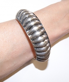 Tribal fusion Bohemian Ibiza style bracelet SILVER COLORED with soft ondulating outside