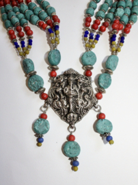 Ganesha hanger, Bohemian hippie chic Halssnoer ZILVER kleurig met ROOD, BLAUW en TURQUOISE kleurige kralen - Boho6