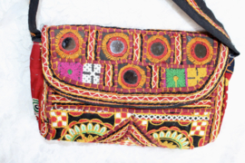 Uniek Boho hippie chic schoudertasje met spiegeltjes patchwork rits drukknoop SPIEGELTJES1 AARDE/BRUIN MULTICOLOR felle kleurtjes - 23 cm x 13 cm x 6 cm