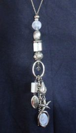 Lang halssnoer, trendy lange ketting met bedeltjes, zilverkleurig, hanger met zeester en melkwitte kralen