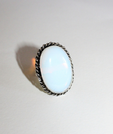 ZILVER kleurige edelsteen ring met grote maansteen - ring maat 57-58, adaptable