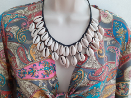 Cowry shell necklace WHITE, black macramé - one size adaptable