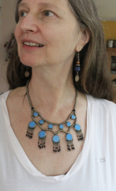Tribal necklace SILVER colored beads with TURQUOISE stones  inlay - Collier ethnique aux perles ARGENTÉS aux pierres BLEUES TURQUOISES