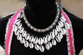 Cowry shell necklace WHITE, black macramé - one size adaptable