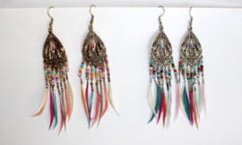 Lightweight oriental filigrane GOLDEN / SILVER colored earrings, subtle feathers fringe decorated