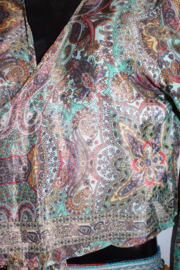 Zijden wikkeltopje paisley motief met wijd uitlopende trompetmouwen in tinten van TURQUOISE, BEIGE, MINT, BRUIN, AARDE en GEEL India - one size fits S, M, L, XL