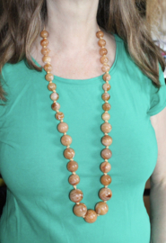 Long beaded necklace, BEIGE / LIGHT BROWN marbled