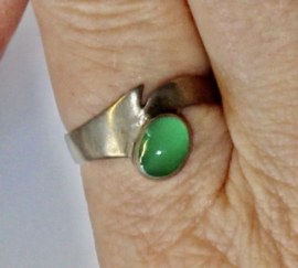 57-58  size diameter 18,5 mm - Ring SILVER with green AGATE crystal gemstone