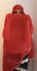 Fully sequinned headband + Veil halfcircle RED, GOLD rimmed - Voile demi cercle ROUGE, chiffon fin, bordé de paillettes DORÉES