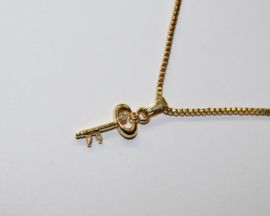 Key to your Heart GOLD colored + chain - "Clé au coeur " + chaîne dorée