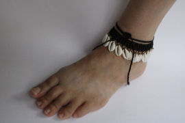 Bohemian Ibiza macramé anklet, Cowry shell and golden beads decorated  - adaptable size