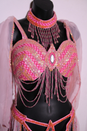 Sexy Burlesque Haremkostuum PARELMOER glans, licht ROSE ROZE :  opengewerkte harembroek + pailletten BH met mouwtjes + pailletten halssnoer - 36/38 Small Medium
