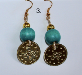 TURQUOISE GOLDEN Leightweight beaded earrings