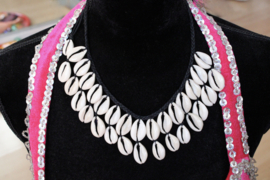 Cowry shell necklace WHITE, black macramé - one size adaptable