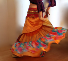 M, L,  XL,  Extra Large - Ruffled skirt Tribal Fusion Gypsy style ORANGE YELLOW BURGUNDY FLOWERS -Jupe à volants ORANGE MULTICOLOR