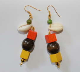 Cowry shell schelpen en kralen oorbellen Afrikaans  - African Cowry shell earrings