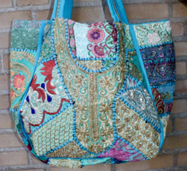 Lichtgewicht Patchwork Banjara Boho India hippie tas tote bag XL met 3 ritsen, GOUDEN borduurwerk, bloemen TURQUOISE15 MULTICOLOR GOUD