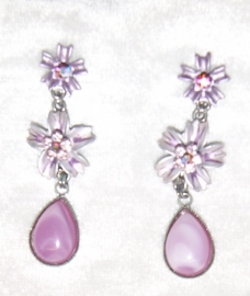 set of lovely, SILVER colored romantic lilac flower necklace + matching earrings