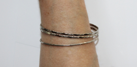 Mix setje van 3 ZILVERkleurige armbandjes bangles - S/M 6,7 cm diameter