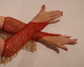 Handschoenen gehaakt ROOD met GOUDEN kraaltjes  -H2g one size - 1 pair of RED bellydance-gloves, crocheted/knitted with GOLDEN beads. Glittering