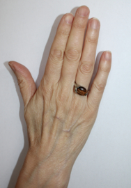 ZILVEREN ring met BRUINE tijgeroog steen - diameter 17 mm ringmaat 53 cm