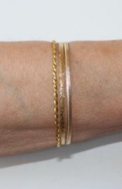 Mix setje van 3 GOUD-kleurige armbandjes - diameter  6,6 cm S/M Small/Medium