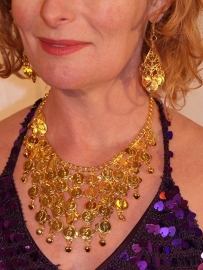 Set of GOLD colored necklace + pair of matching earrings with coins and bells - Collier et boucles d'oreilles aux sequins