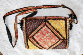 Unieke Boho hippie chic handtas patchwork, kwastjes, rits drukknoop ZWART1 GOUD GEEL ORANJE - 23cm x 13 cm x 6cm