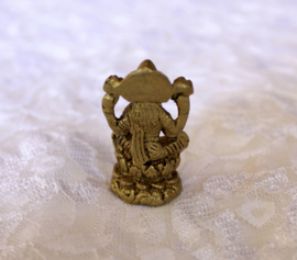 Reisboeddha Godin Lakshmi op lotus, Hindoe godheid beeldje GOUD kleurig - 4,8 cm