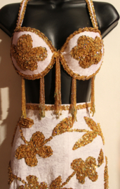 Bellydance costume  : 2-slit straight skirt, WHITE velvet, GOLDen flowers decorated + fully sequinned golden bra -  size 36 -38