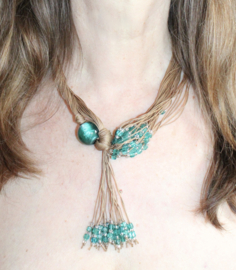 Bohemian hippie chic halssnoer geknoopt, TURQUOISE grote kraal en kraaltjes, op 20 AARDE kleurige snoertjes