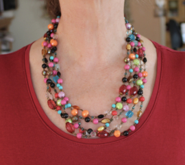 MULTICOLOR beaded necklace, composed with 5 rows of beads on chains.