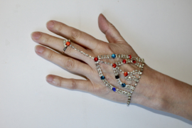 Handsieraad strass met RODE en BLAUWE steentjes - one size adaptable ring