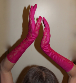 1 paar FUCHSIA ROZE handschoenen  met doorzichtige kanten bovenkant -  dames Small Medium - lady - 1 pair of gloves FUCHSIA PINK with transparent lace outside  of the hand