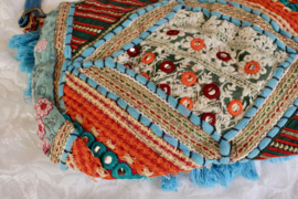 Unieke Boho hippie chic handtas patchwork, kwastjes, rits drukknoop TURQUOISE4 GOUD bloemen - 23 cm x 13 cm x 6 cm