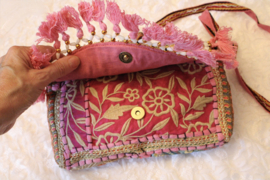 Unieke Boho hippie chic handtas cross body schoudertasje patchwork kwastjes rits drukknoop ROZE6 GOUD - 23cm x 13 cm x 6cm