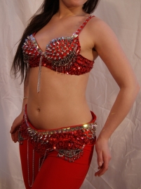 2-piece set Tribalicious fully sequinned Bra + hipbelt RED SILVER, studs and chains decorated