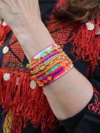 Multicolor Bohemian armband met glitter, kraaltjes, samengesteld uit verschillende armbandjes