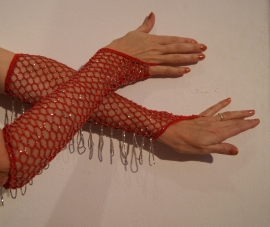 Handschoenen gehaakt ROOD met ZILVEREN kralen - H2z - Crocheted knitted beaded gloves RED, SILVER beads and fringe decorated