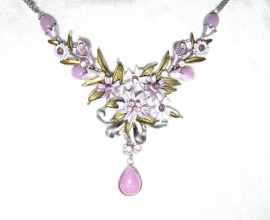 set of lovely, SILVER colored romantic lilac flower necklace + matching earrings