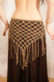 Tribal fusion driehoek geknoopte heupgordel met Tibetaanse muntjes zandkleur beige