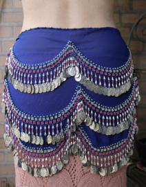 Luxe buikdansgordel, chiffon buikdans sjaal uit Egypte, KONINGSBLAUW chiffon met ZILVEREN en FUCHSIA kraaltjes en ovalen muntjes versiering - LG18