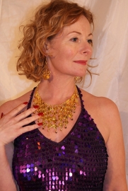 Set of GOLD colored necklace + pair of matching earrings with coins and bells - Collier et boucles d'oreilles aux sequins