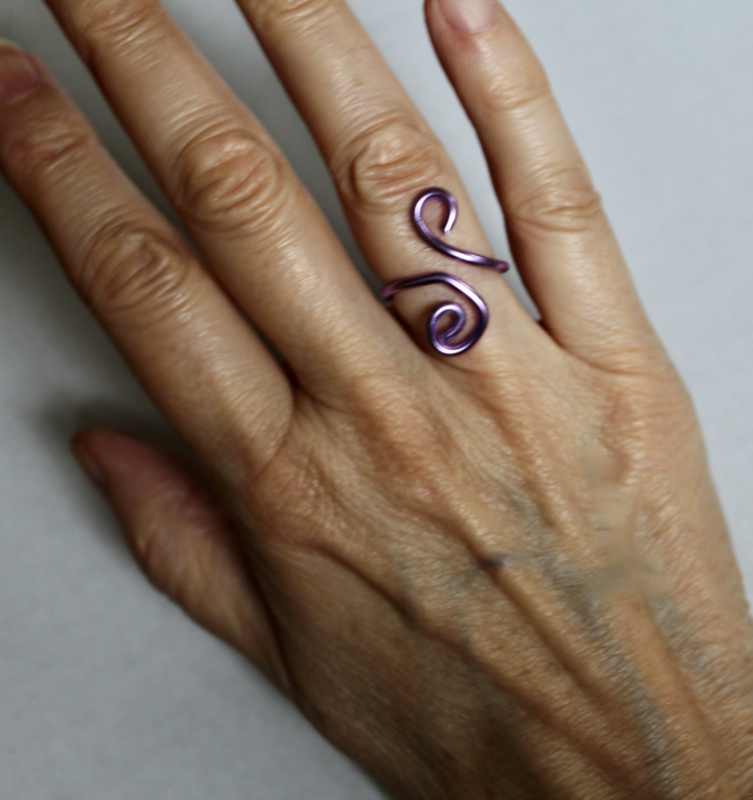 Krullen ring PAARS - one size adaptable - Curly ring PURPLE