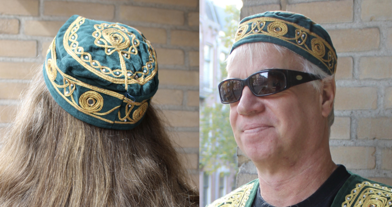 Rond hoofddeksel voor heren / dames ZEE GROEN met gouden borduursel - Round Hat head gear for men / women Arabian Oriental SEA GREEN