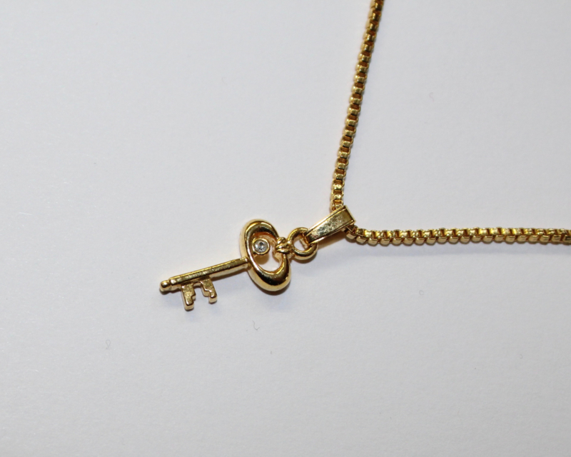 Sleutel naar je Hart GOUD kleurig + ketting - Key to your Heart GOLD colored + chain