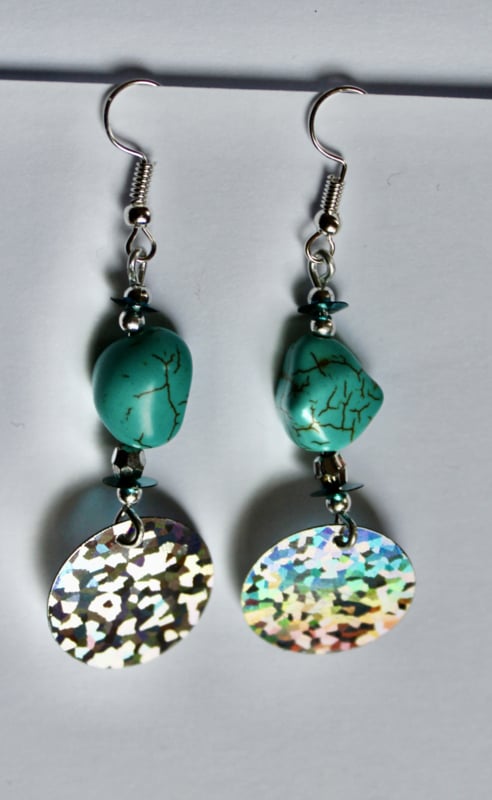 Zilveren hologram oorbellen turquoise - Silver mirrored sequin earrings turquoise